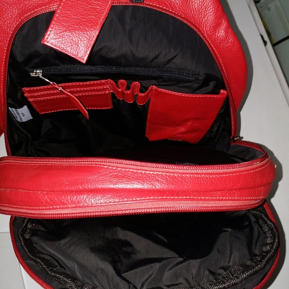 Backpack - Picture 4 of 8